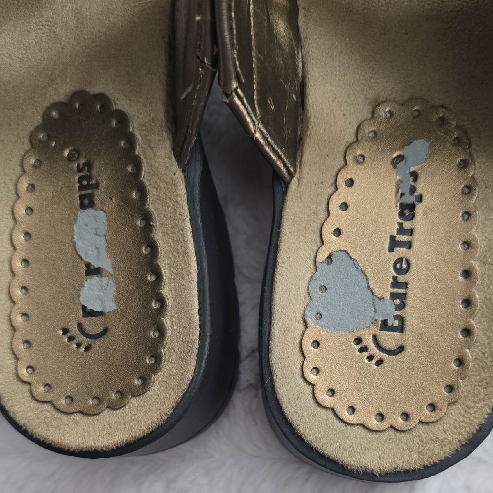 BareTraps Women's Bronze Sandals - Picture 10 of 10